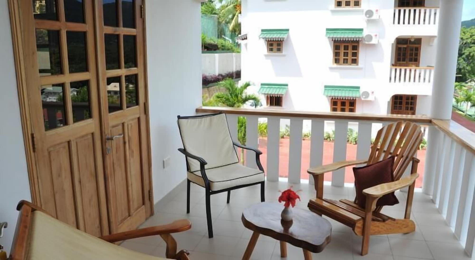 La Fontaine Holiday Apartment Bel Ombre Exterior photo